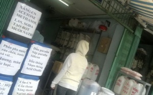 a-xít độc hại: Bán thoải mái, dùng vô tư