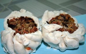 Bánh bao: Độc từ trong ra ngoài