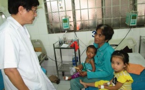 Cứu sống 2 cháu bé uống phải thuốc trừ sâu