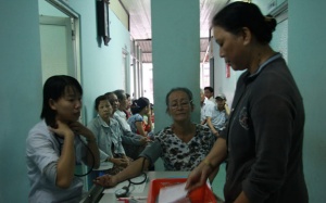 Điều kiện khám chữa bệnh ban đầu: Có làm khó doanh nghiệp?