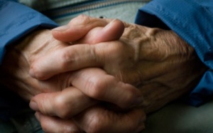 Tăng nguy cơ mắc bệnh Parkinson nếu sống trong môi trường ẩm ướt