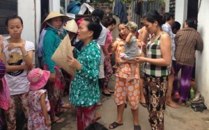 Khi trẻ gặp nguy từ... bảo mẫu