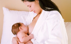 Có nên cho bé dùng sữa mẹ giữ trong tủ lạnh?