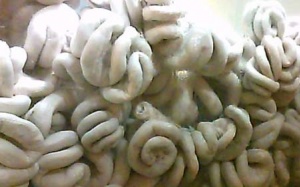 Ăn lòng lợn để... truyền hoá chất vào người