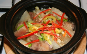 Thịt heo kho củ cải trắng