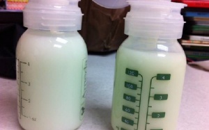 Sữa mẹ loãng liệu có đủ chất cho con?