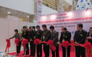 Triển lãm các sản phẩm xuất khẩu tiêu biểu thành phố Bucheon tại Việt Nam 2013
