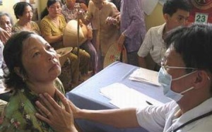 Đề phòng suy tuyến giáp 'trà trộn' với các dấu hiệu tuổi già