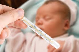 Khi nào nên phớt lờ hoặc 'tiêu diệt' cơn sốt ở trẻ?