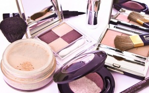 Cách đơn giản để kiểm tra mỹ phẩm 'xịn'