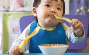 Trẻ ăn dặm vẫn cần muối!