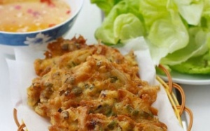 Cá cơm chiên bột giòn thơm lạ miệng