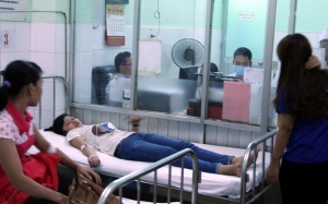 Hàng trăm công nhân nhập viện sau suất ăn tăng ca