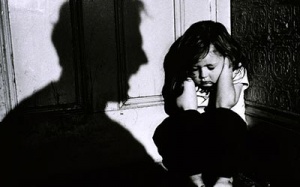 Kinh hoàng giáo viên mầm non cấu véo, chọc tăm vào vùng kín trẻ