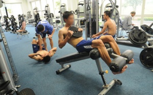 Bi hài thuốc tăng cơ: Bắp chuột to như... mèo, 'cậu nhỏ' èo uột