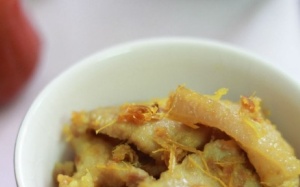 Kho thịt kiểu mới với nghệ và riềng