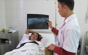 Biến chứng, 'hỏng' người... vì sơ cứu sai cách