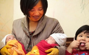 2 trẻ sinh đôi từ thụ tinh sau khi cha qua đời sẽ hưởng thừa kế ra sao?