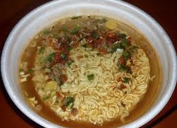 Không gói mì tôm nào an toàn cho thận cả!