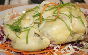 Lạ miệng gà hấp muối hột