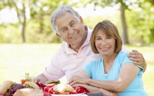 Ăn uống cân bằng để ngừa bệnh ở tuổi trung niên