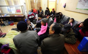 Bệnh nhân nghèo ung thư thấp thỏm lo cắt giảm thuốc