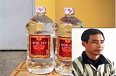 15.300 lít cồn đánh véc ni pha thành rượu chết người