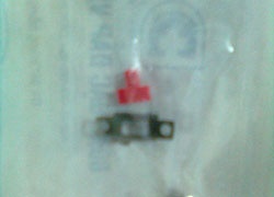 Bé trai 8 tháng tuổi nuốt mảnh kim loại có gắn nhựa