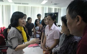 Con tự kỷ, cha mẹ phải đặc biệt kiên trì