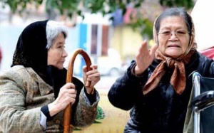 Phòng đau nhức khớp mùa lạnh ở người cao tuổi