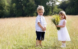 Hãy khuyến khích con trẻ biết yêu