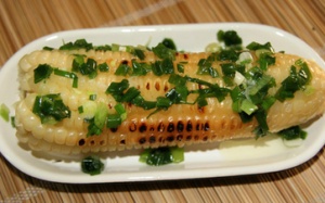 Tự làm bắp nướng mỡ hành