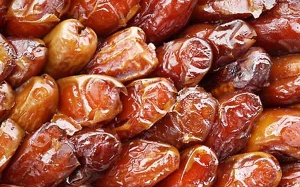 Chà là không chỉ 'ăn chơi'...