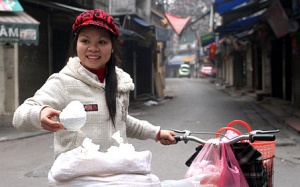 Đầu năm mua muối cầu may