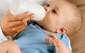 Mỹ đề xuất siết chặt quản lý sữa cho trẻ sơ sinh