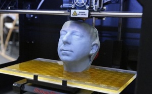 Tái tạo xương chậu bằng titan nhờ vào công nghệ in 3D