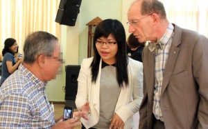 Cho trẻ tự kỷ ăn, ngủ thế nào?