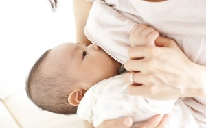 Sữa mẹ liên quan đến giới tính trẻ?!