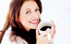 Uống cà phê chừng mực không gây mất nước