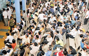 Ngành Y 'báo công': giảm 40 phút cho một lượt khám bệnh.