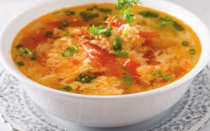 Phòng bệnh cùng canh trứng cà chua