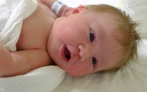 Sinh con từ trứng và tinh trùng của ba người