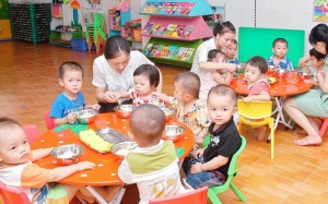 Béo phì tuổi mầm non: Kỳ 3: Con cái chúng ta ăn nhiều quá