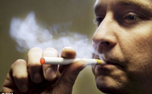 Người ù lì vì thuốc lá