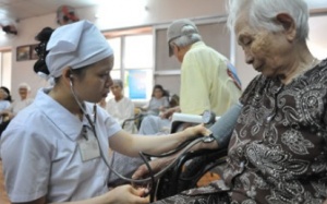 Dùng thuốc an toàn cho người suy tim mạn tính