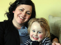 Bé 4 tuổi nghiện ăn vải