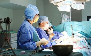 Lần đầu tiên thay van tim qua nội soi không mở lồng ngực