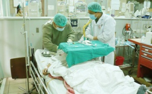 Cấp cứu khi uống nhầm acid