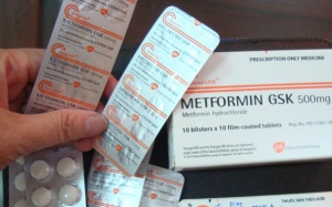 Thủ tướng yêu cầu 'kéo' giá thuốc chữa bệnh xuống