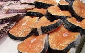 Mỹ: Xem xét cấp phép tiêu thụ cho cá hồi biến đổi gene